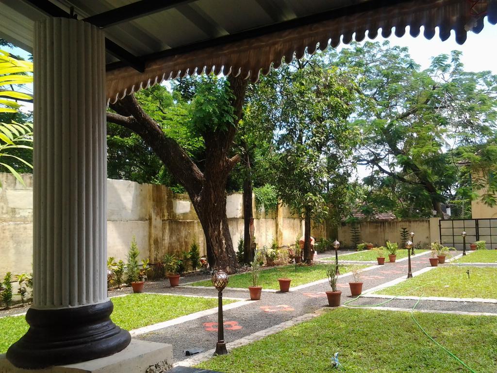 Casa Linda Hotel Kochi ภายนอก รูปภาพ