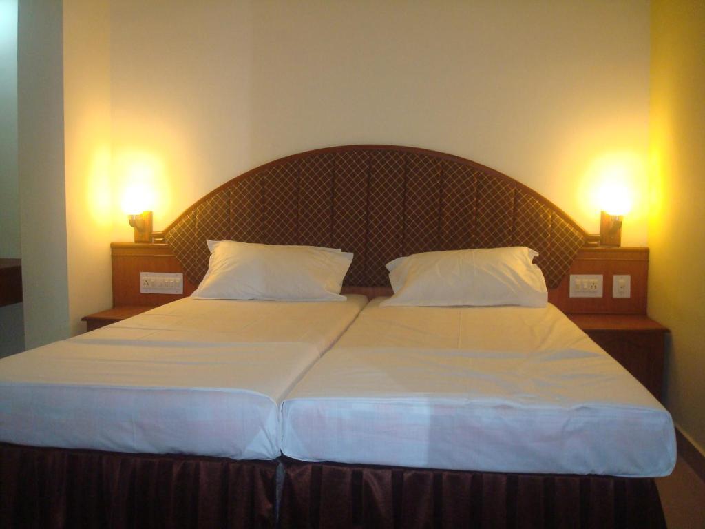 Casa Linda Hotel Kochi ภายนอก รูปภาพ